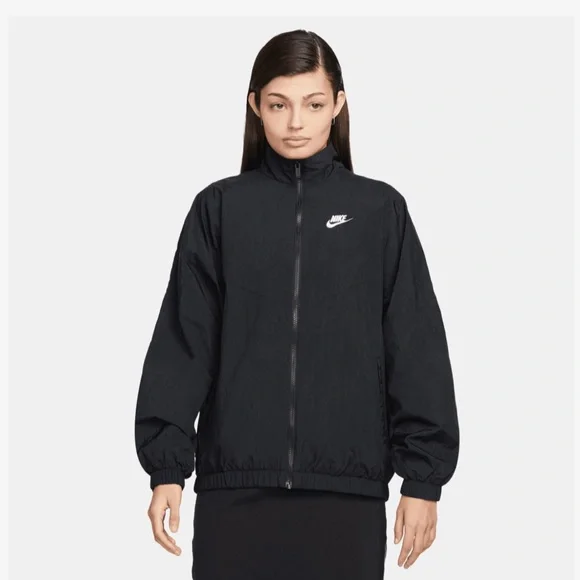 WOMEN'S NIKE SPORTSWEAR ESSENTIAL WINDRUNNER WOVEN JACKET - Picture 2 of 10